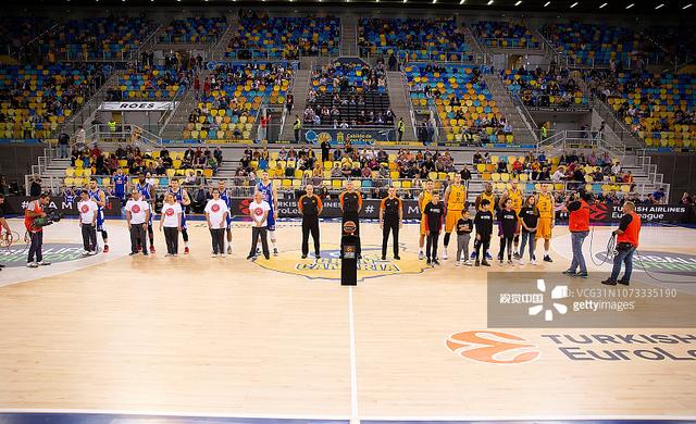 拉波尔塔：我们正着手在诺坎普为梅西立雕像，他值得如此致敬（拉波尔塔：诺坎普将为梅西树像，他当得起这份致敬）