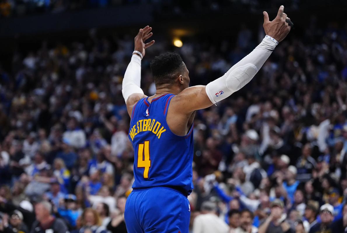 于根伟：今年我们外援的整体表现，我觉得应该能打到70分以上（于根伟：本季外援整体表现不低于70分）