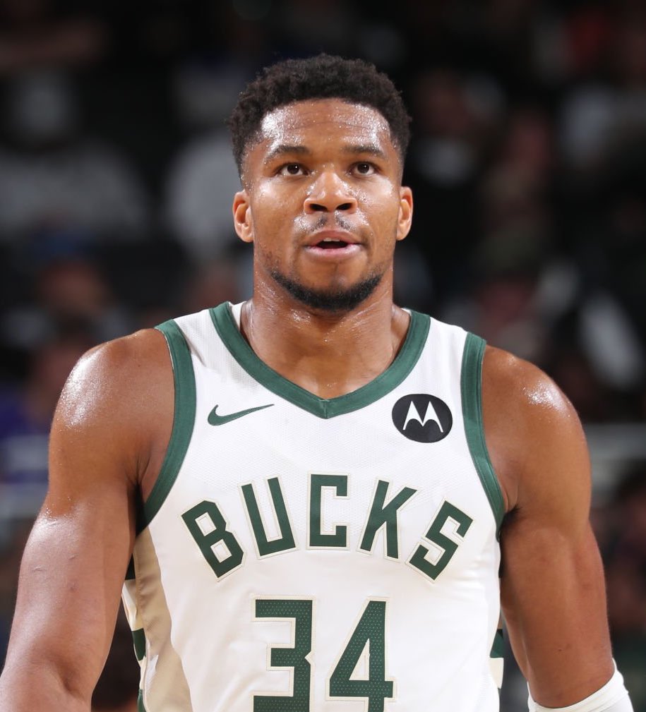 足协杯决赛门票共3.2万张，分区可能会根据售票情况调整（足协杯决赛投放3.2万张门票，分区将随销售情况动态调整）