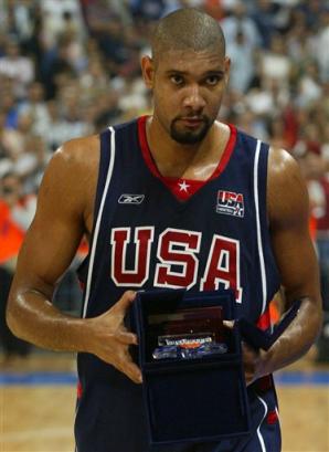 巴萨官方：受大雾影响，球队客战贝蒂斯的航班延误一小时（巴萨官宣：大雾致球队赴客战贝蒂斯航班延误一小时）