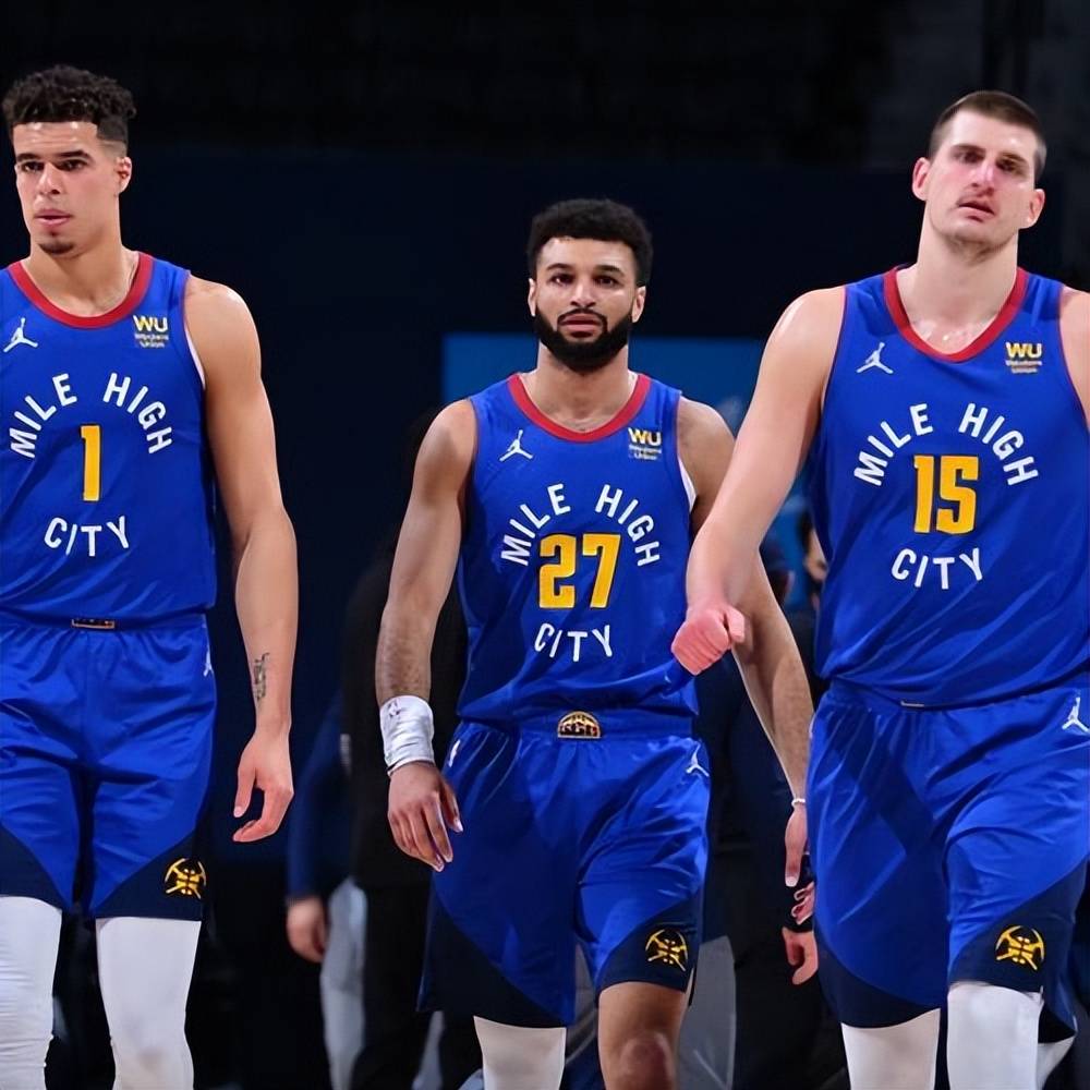 约基奇狂飙40+9+8！单节7中7轰19分太无解 率掘金23分逆转老鹰（约基奇轰40+9+8：单节7中7砍19分，掘金完成23分大逆转擒老鹰）