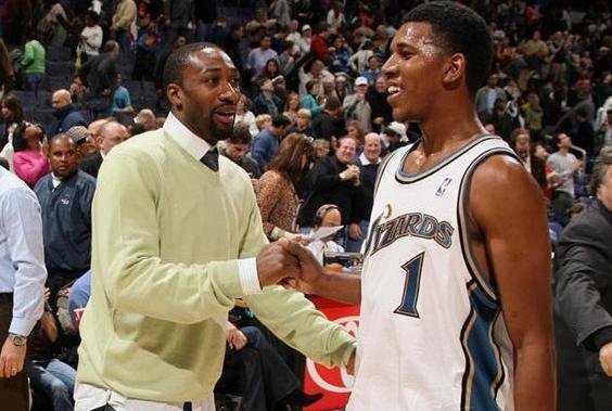 足球国足新星连续两轮破门，迅速走红（国足新秀两轮连破门，火速走红）